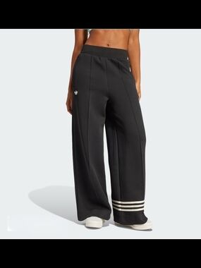 adidas Adicolor Neuclassics Track Pants